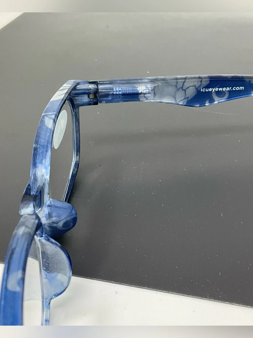 iCue Eyewear Blue Reading Glasses +2.00 Readers